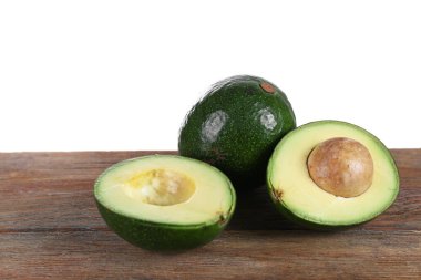 taze yeşil avokado
