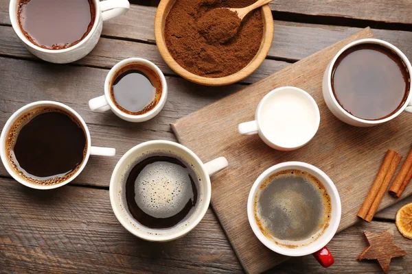 Tassen Kaffee mit Gewürzen — Stockfoto