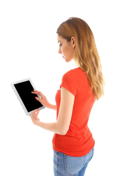 Mujer en camiseta roja usando tableta — Foto de Stock