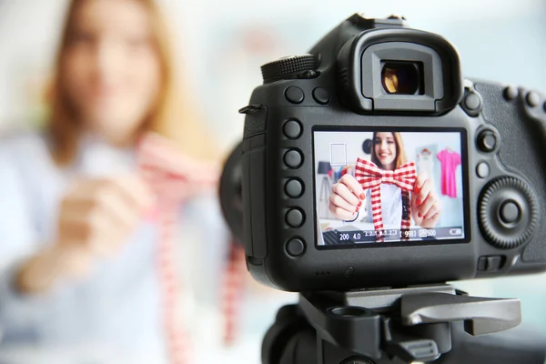 Jovem blogueira feminina — Fotografia de Stock