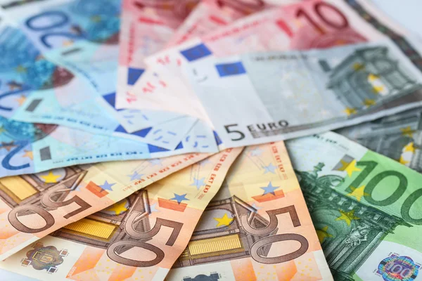 Verschiedene Euro-Banknoten — Stockfoto