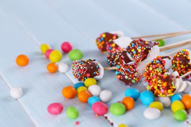 Çikolata ile lezzetli şekerleme