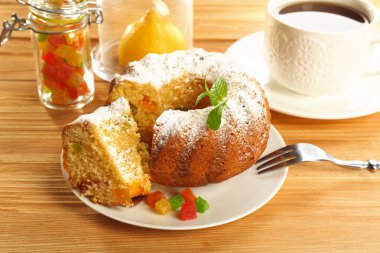 Lezzetli narenciye pasta dilimlenmiş 