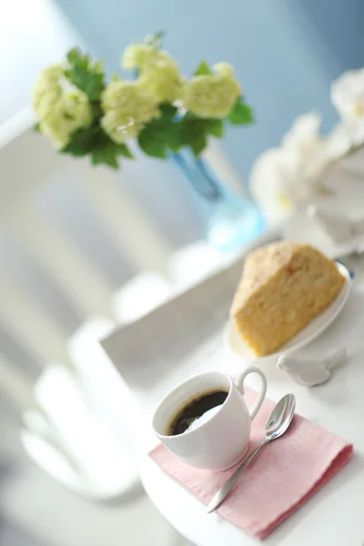 Cup of coffee with cake — Stock Photo, Image