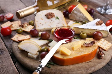 farklı peynir çeşitleri. 