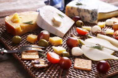 farklı peynir çeşitleri. 