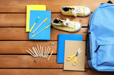 Okul sırt çantası ile ayarla