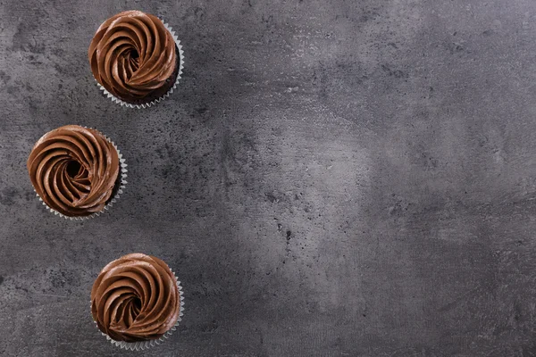 Drie chocolade cupcakes — Stockfoto