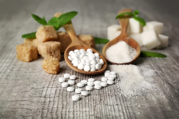 Terrones de azúcar y stevia — Foto de Stock