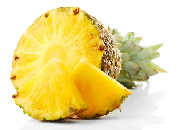 Olgun ananas dilimleri — Stok fotoğraf