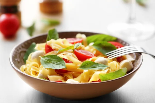 Heerlijke koude pastasalade — Stockfoto