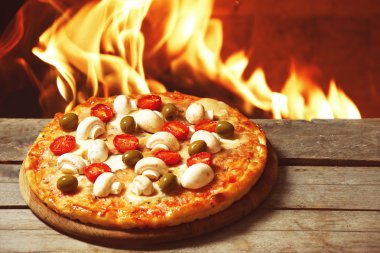 Lezzetli sıcak pizza 