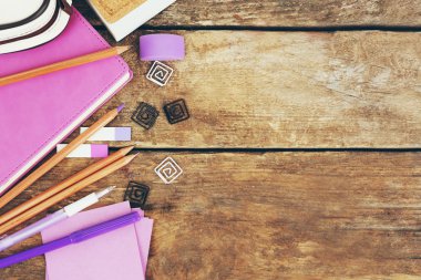 Okul malzemeleri eski ahşap tablo