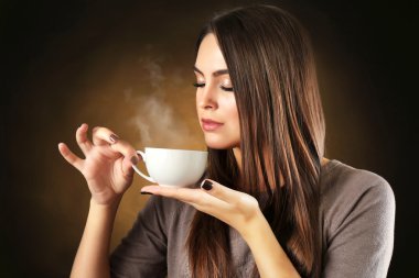 Kahve güzel kadınla