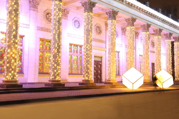 Iluminação de Natal em fachada — Fotografia de Stock