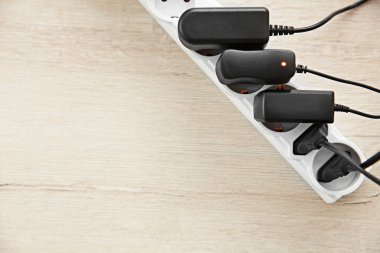 Uzatma kablosu yüklü