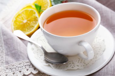 çay zencefil üzerinde peçete ile