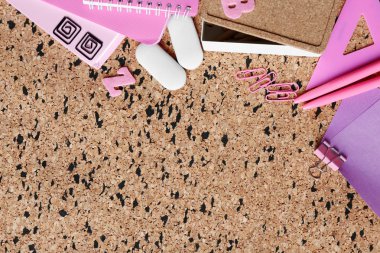 Mantar masa üzerinde ileti örneği 