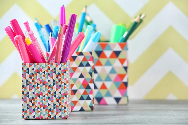 Objetos de papelería en caja —  Fotos de Stock