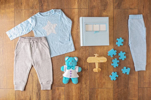 Vêtements et accessoires pour enfants — Photo