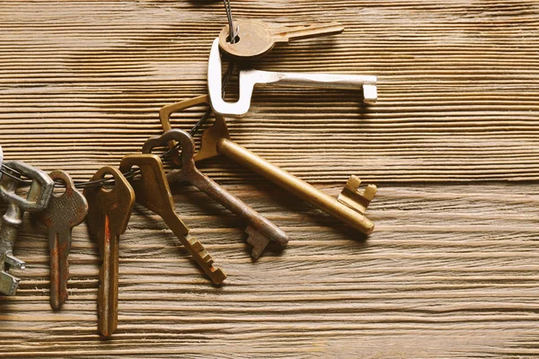 Bos van oude sleutels — Stockfoto