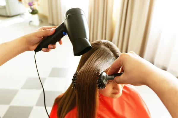 Professional Hairdresser Drying Hair — Stock Photo, Image