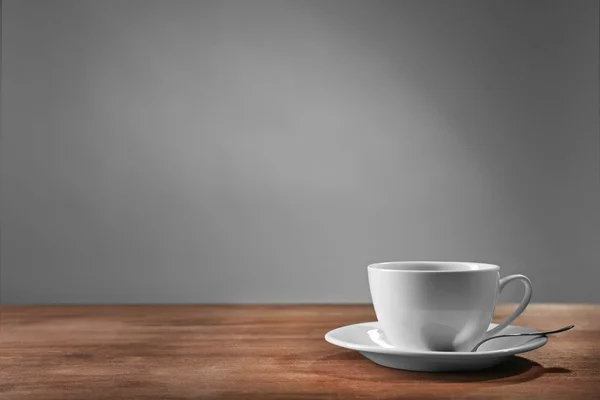 Taza blanca con té — Foto de Stock