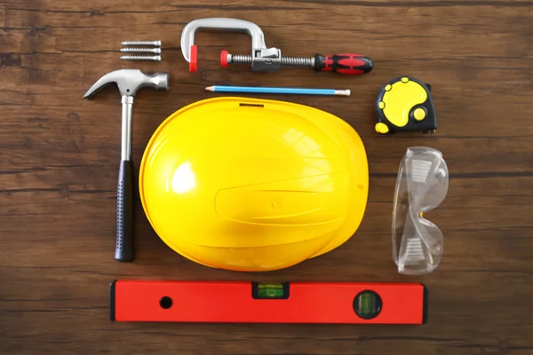 Kask ve inşaat araçları 