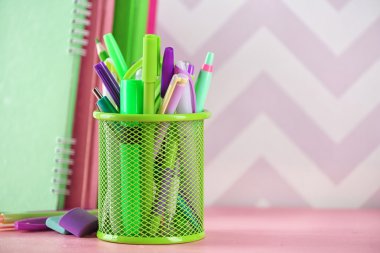 Metal tutucu Kırtasiye 