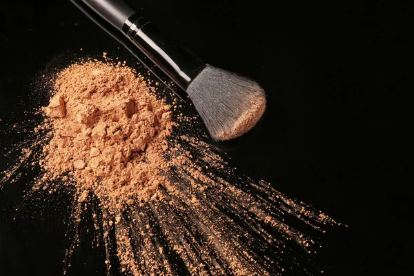 Makeup borste med pulver — Stockfoto