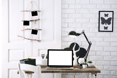 Modern tek renkli stil işyeri