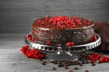 kızılcık ile çikolatalı kek 