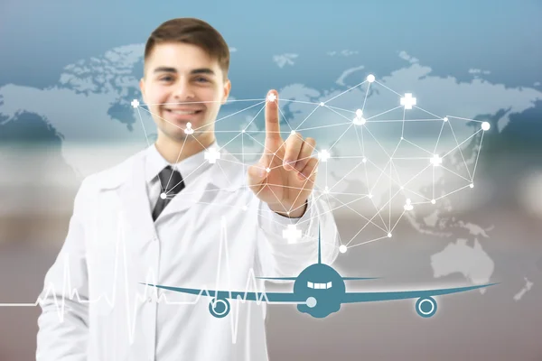 Arzt Berührt Virtuellen Bildschirm Medizintourismus Konzept — Stockfoto
