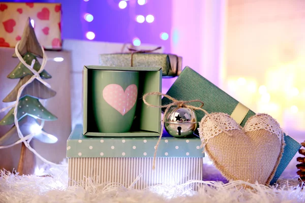Vánoční dárkové krabičky a dekorace — Stock fotografie