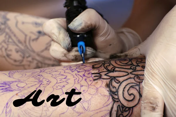 Process Making Tattoo Close — Stock Photo, Image