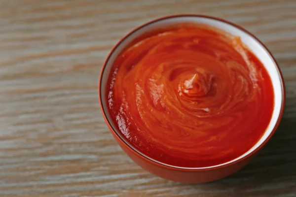 Bowl of fresh tomato sauce — Stock Photo, Image