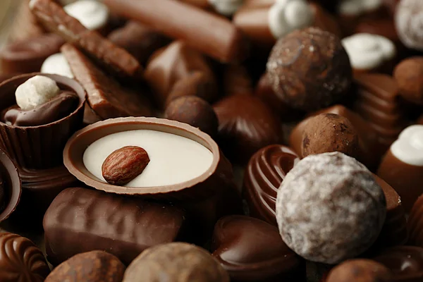 Assortiment van heerlijke chocolade snoepjes — Stockfoto