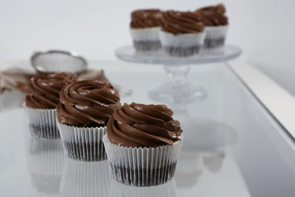 Gyönyörű csokoládé cupcakes — Stock Fotó
