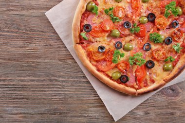 Soslu lezzetli pizza  