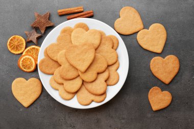 kalp şeklinde bisküvi 