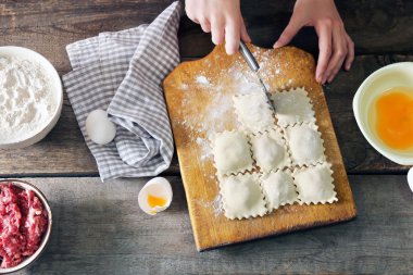 Mantı pişirme işlemi 