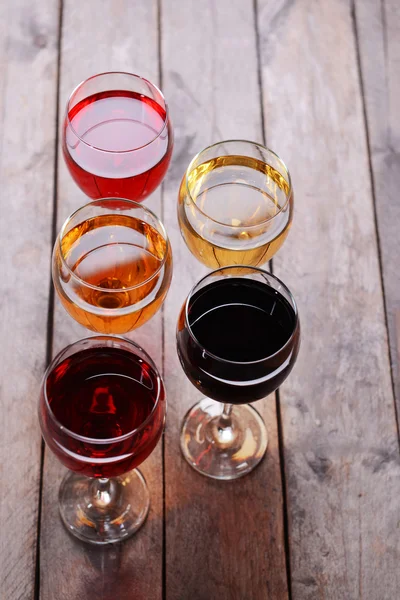 Glasses with wines of different colors — Stock Photo, Image