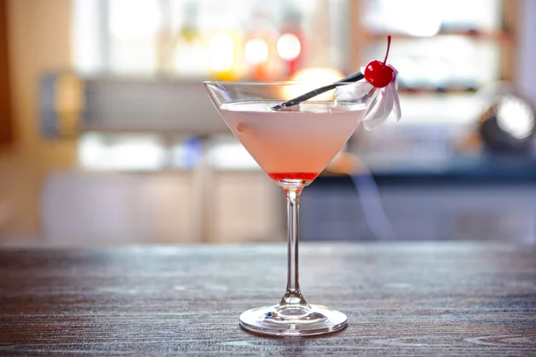 Glass of cocktail on background — Stock Photo, Image