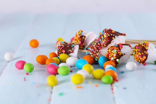 Välsmakande marshmallows med choklad — Stockfoto