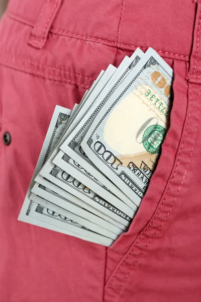 Dinero en el bolsillo rosa —  Fotos de Stock