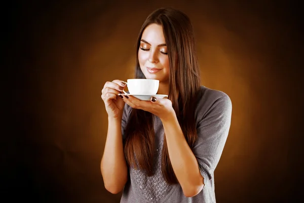 Ładna kobieta filiżanki kawy — Zdjęcie stockowe