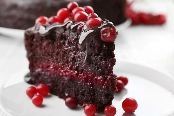 Chocolate cake with cranberries — Stock Photo, Image