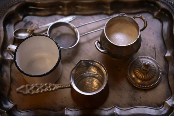 Kaffee auf Tablett — Stockfoto