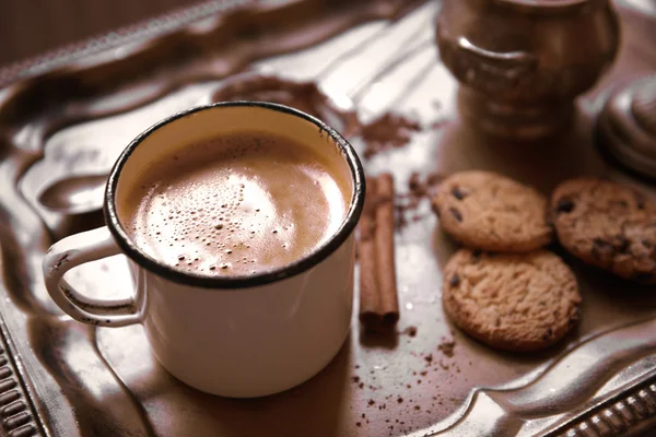 Kaffee auf Tablett — Stockfoto