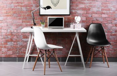 Tasarımcı için modern çalışma alanı